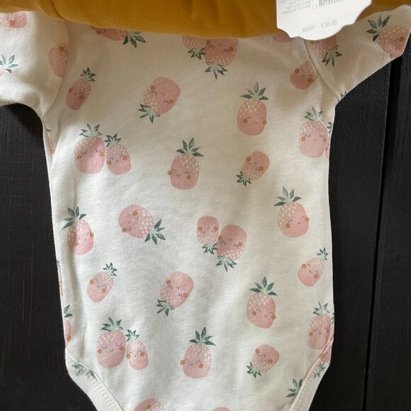 Set of 5 Girls Baby Bodysuits, 3-6m and 6-9m, 5-Pack Rompers, Pink, Strawberries - Picture 6 of 10